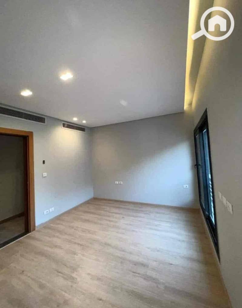 8 e33142b9-9988-44ab-afea-d873c5f60c2d. jpg