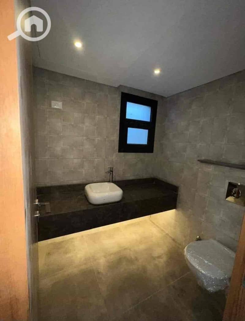 9 d39ec453-fea8-4a50-b52e-7c611777654d. jpg