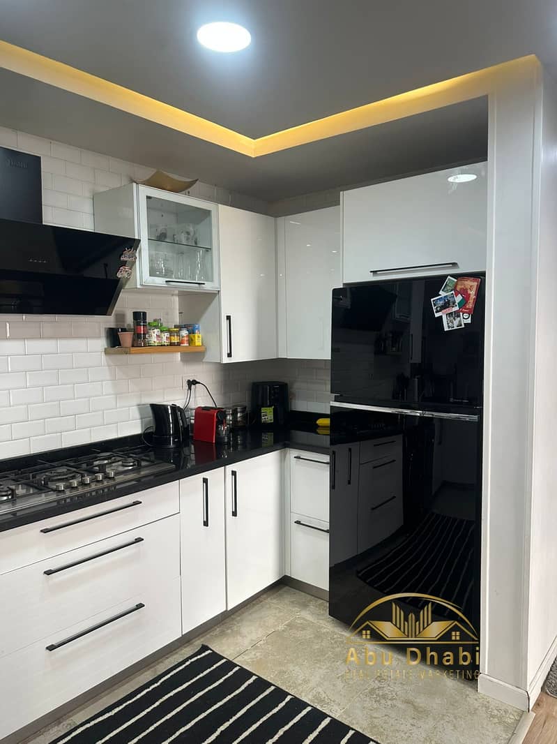 11 ee1e7c4a-20b3-40da-abc5-9e09209c38f5. jpg