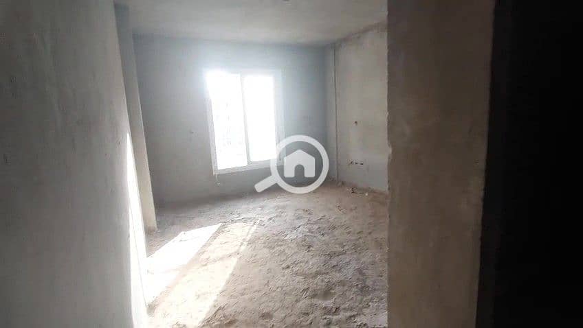 8 WhatsApp Video 2025-11-24 at 13.32. 22_b51d7c4e - frame at 1m9s. jpg