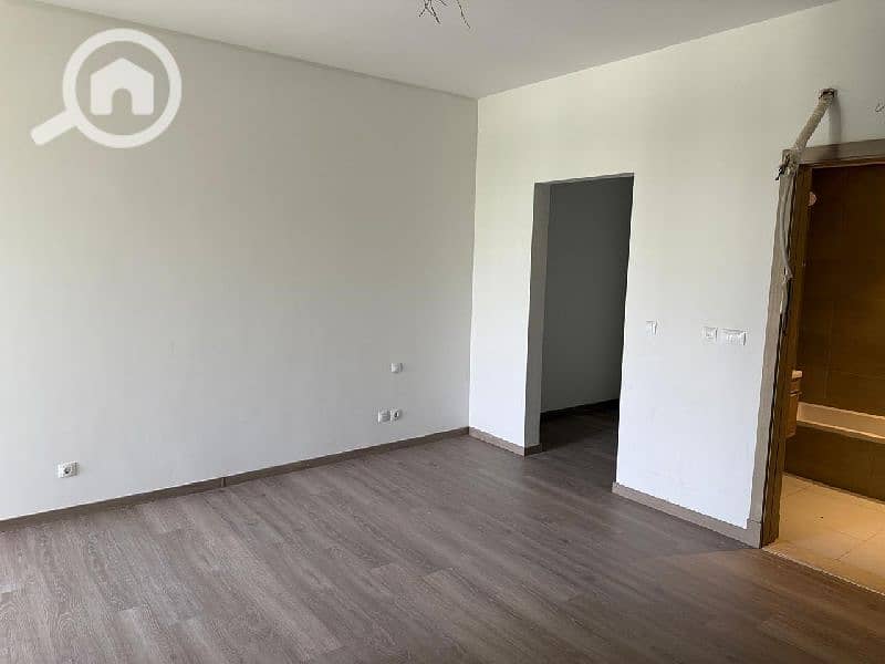 8 WhatsApp Image 2025-08-19 at 15.46. 21 (1). jpg