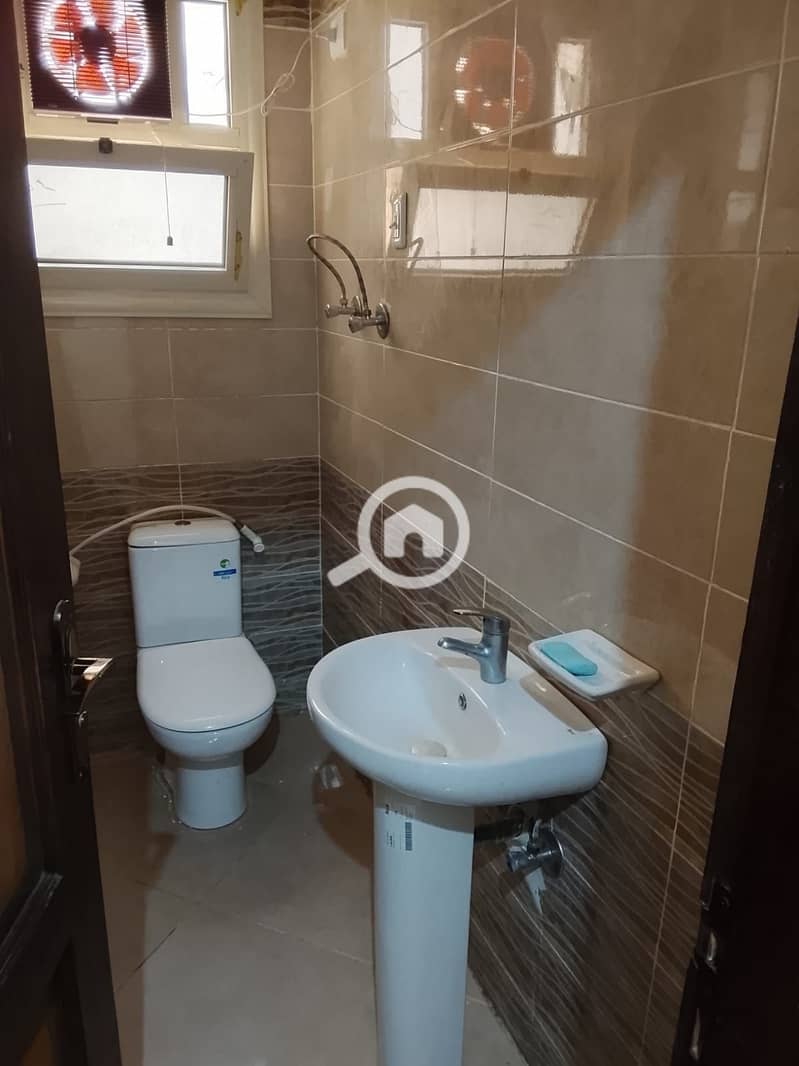 5 WhatsApp Image 2025-10-18 at 12.18. 31_07698b2d. jpg