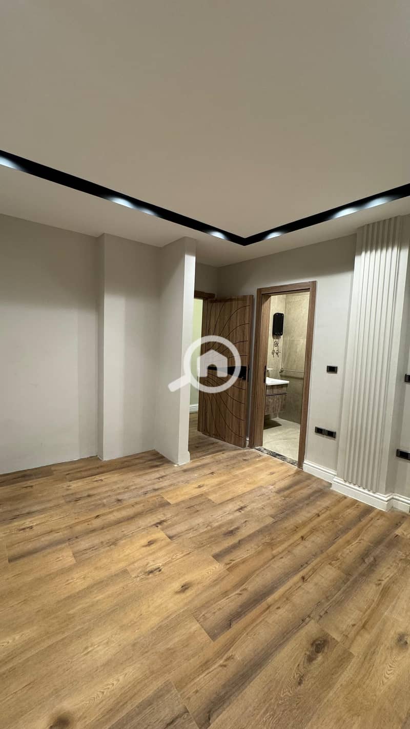 4 WhatsApp Image 2025-11-24 at 10.33. 40 PM (2). jpeg