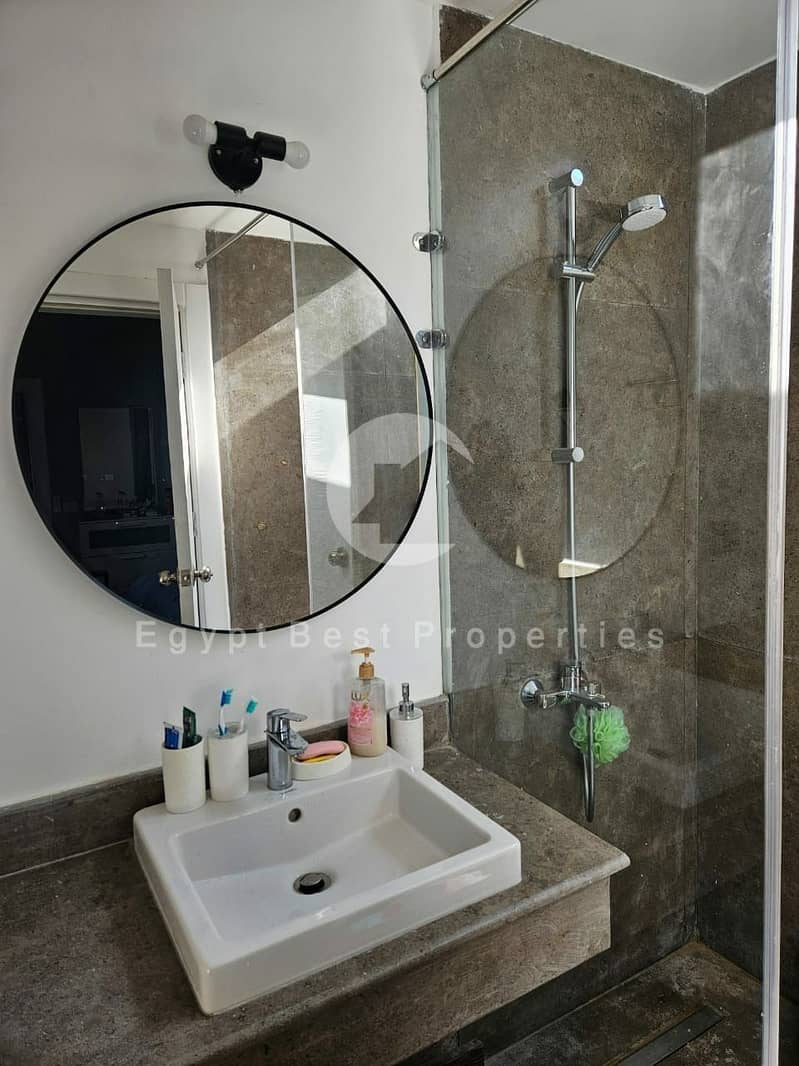 10 4d54f1dd-6d2d-4514-af22-f15cfc6e63aa. jpeg