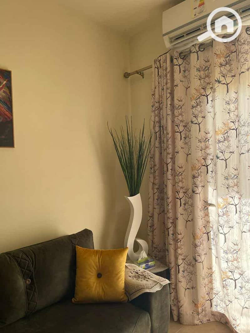 12 cf6ce4d7-d68d-44bd-8c67-7102732e3762. jpg