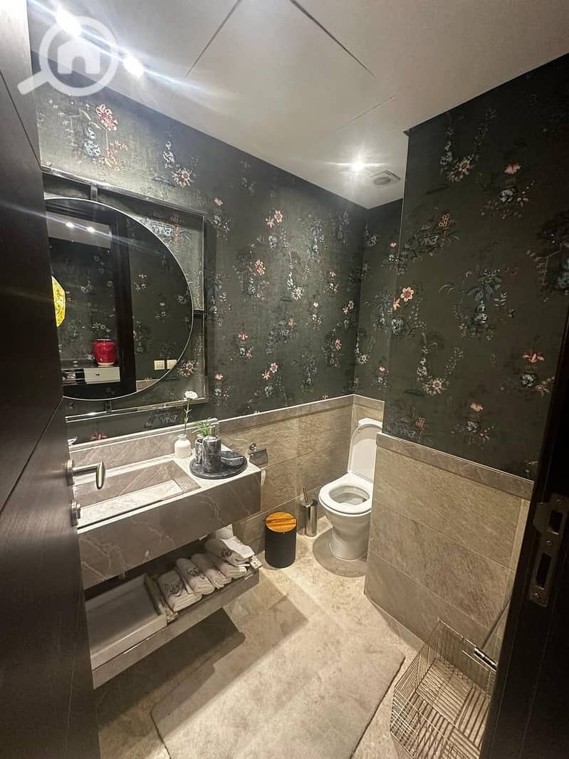 4 4b45da79-e06d-4fac-9664-379d67d4c0ab. jpg