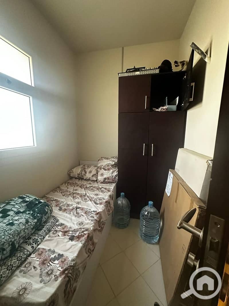 6 4c590a76-fd93-4a7a-b367-ee1505215348. jpg