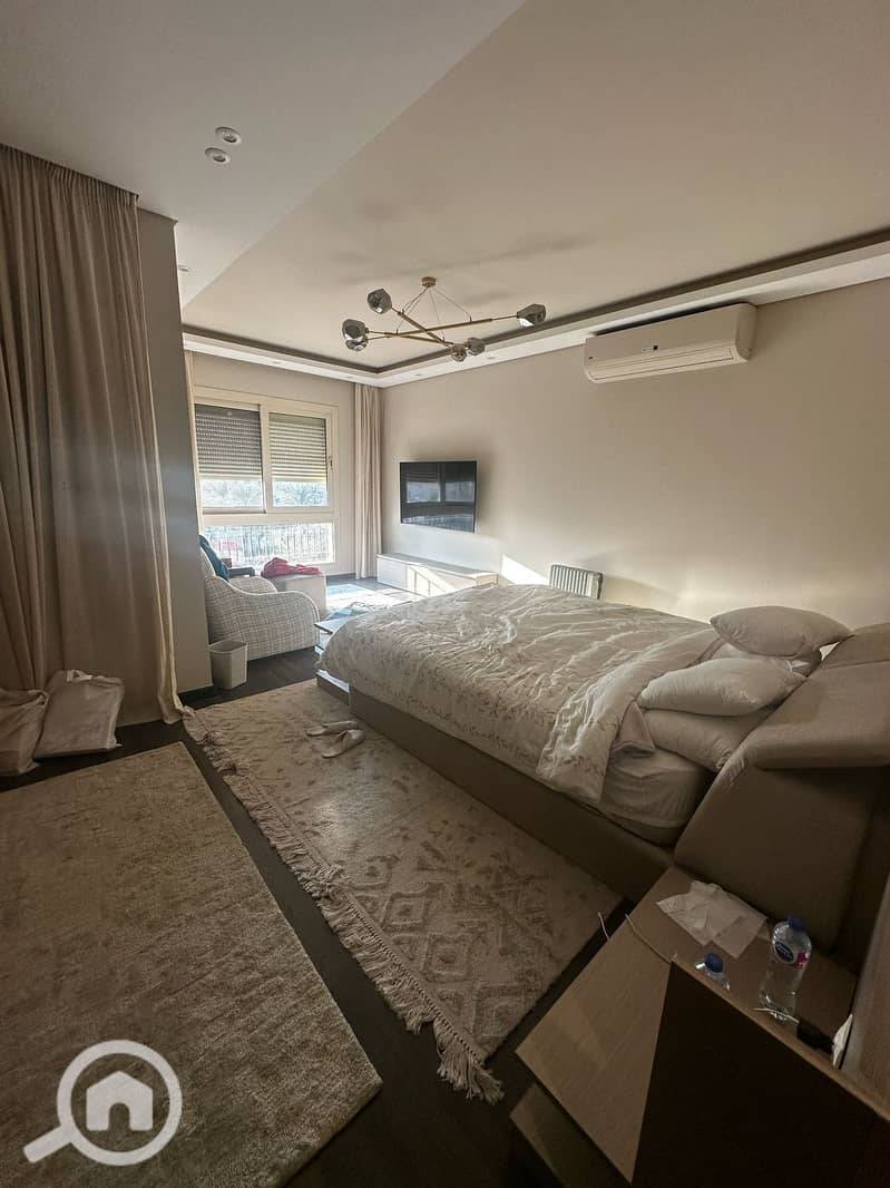 10 9e500757-9233-4c4e-8882-2a2b395870e4. jpg