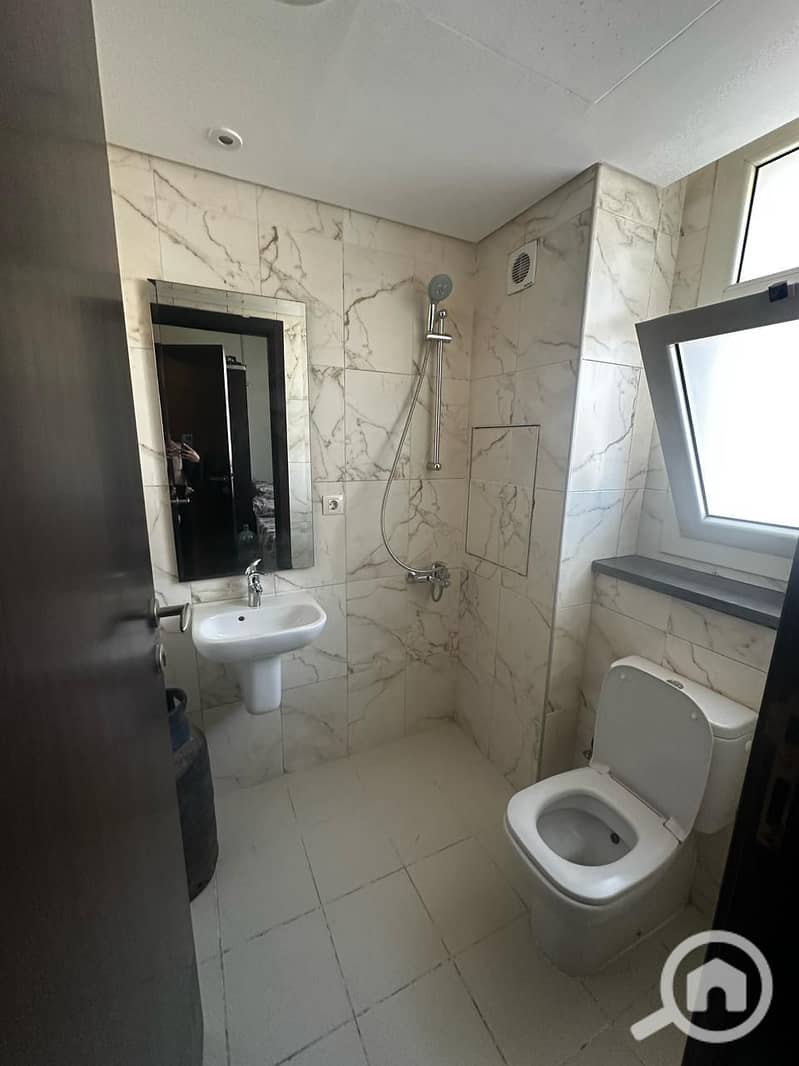 11 9f6de44e-f3ad-45e1-b7b7-22cd8330bcbd. jpg