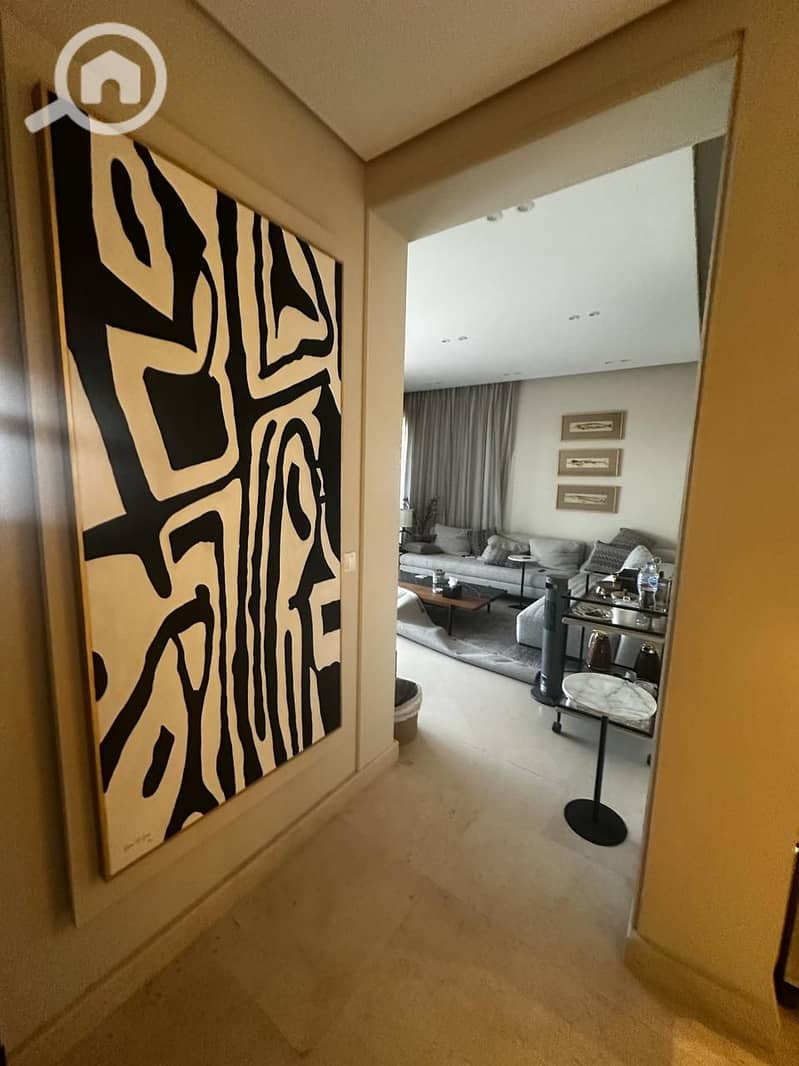 14 058d3a7a-9043-48b5-bf76-91ece07048ff. jpg