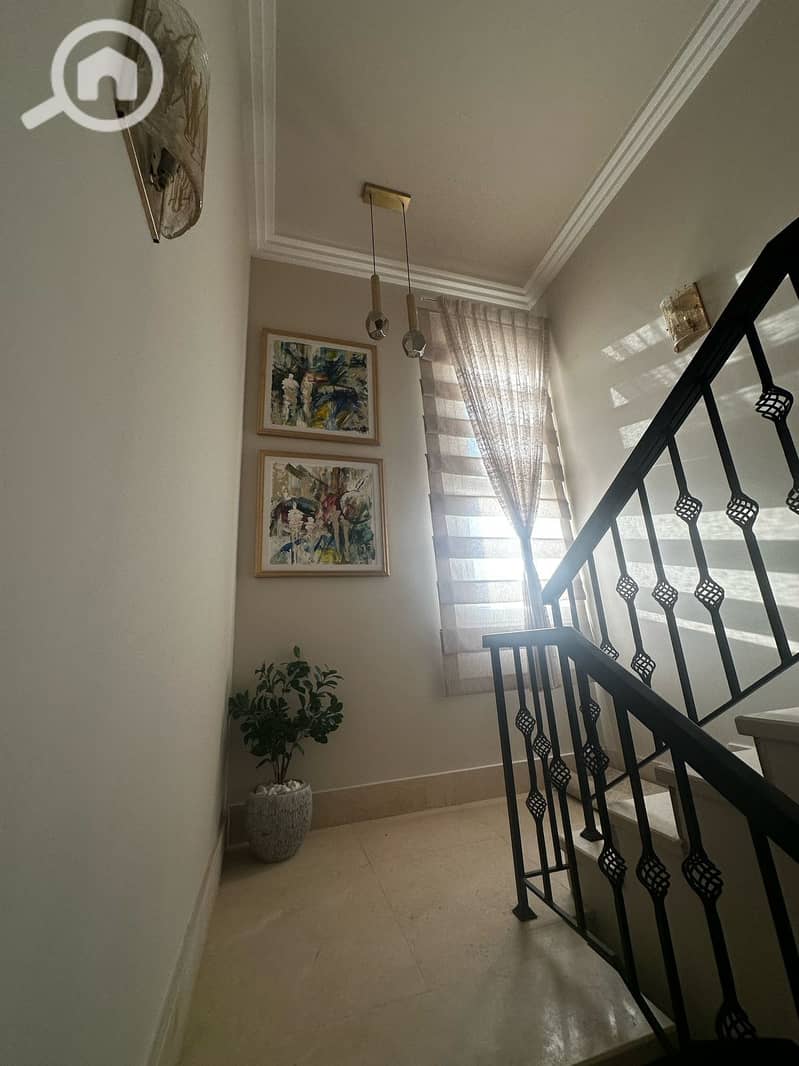 19 b4b28980-45a9-417f-b839-158583a0705a. jpg