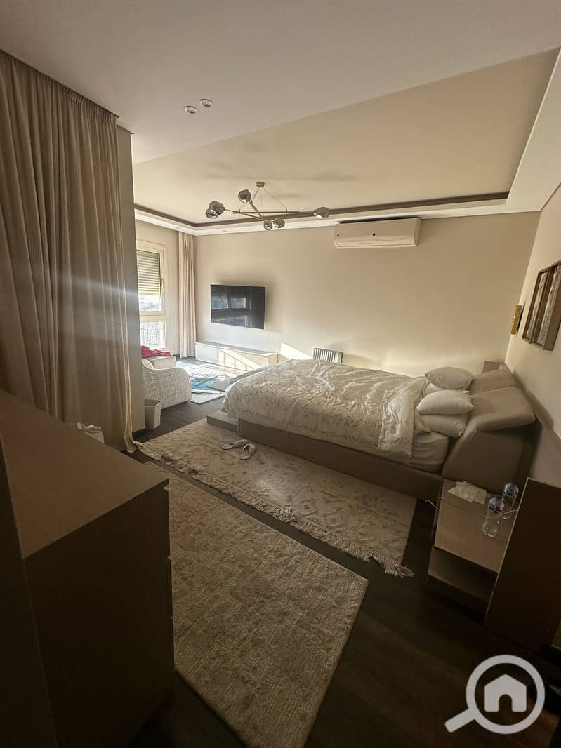 24 f970617a-be9f-4ffa-855a-94b622c52989. jpg