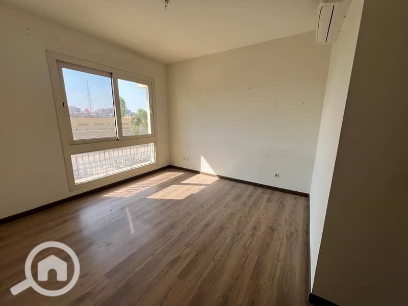 4 96eecd40-e5ff-4850-a60b-0808b0a61f29. jpg