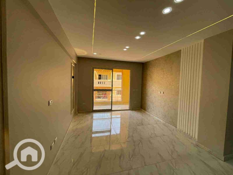 1000330845. jpg 1000330845. jpg