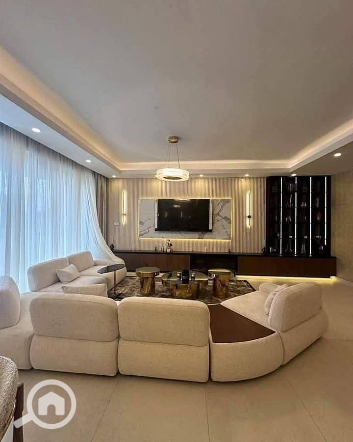 8 937989cb-6d2b-46e4-8033-595a9d3d8199. jpg