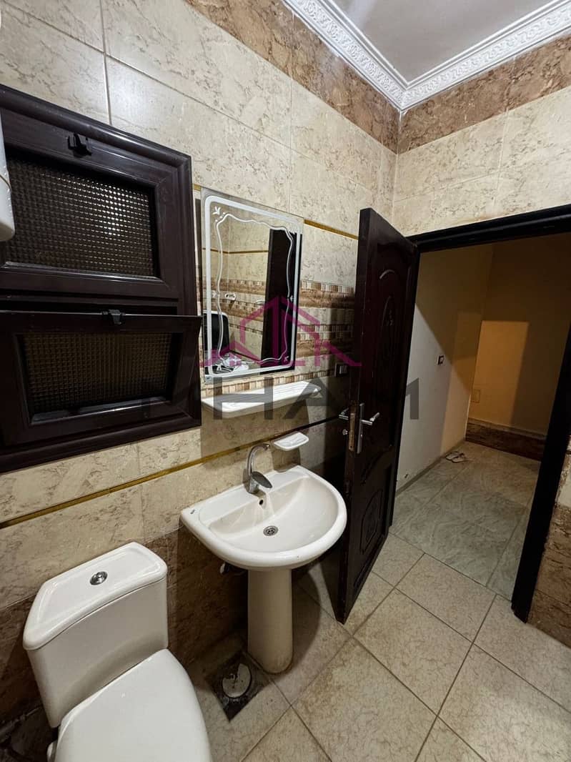 14 photo_5848162972616821688_y. jpg