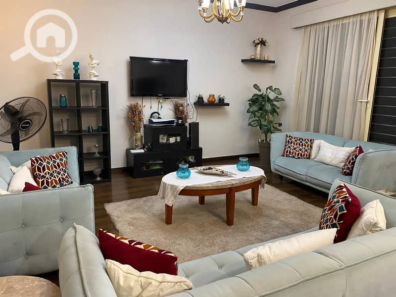 10 b15db756-a194-47a1-9d57-33bd1c6f77f1. jpeg