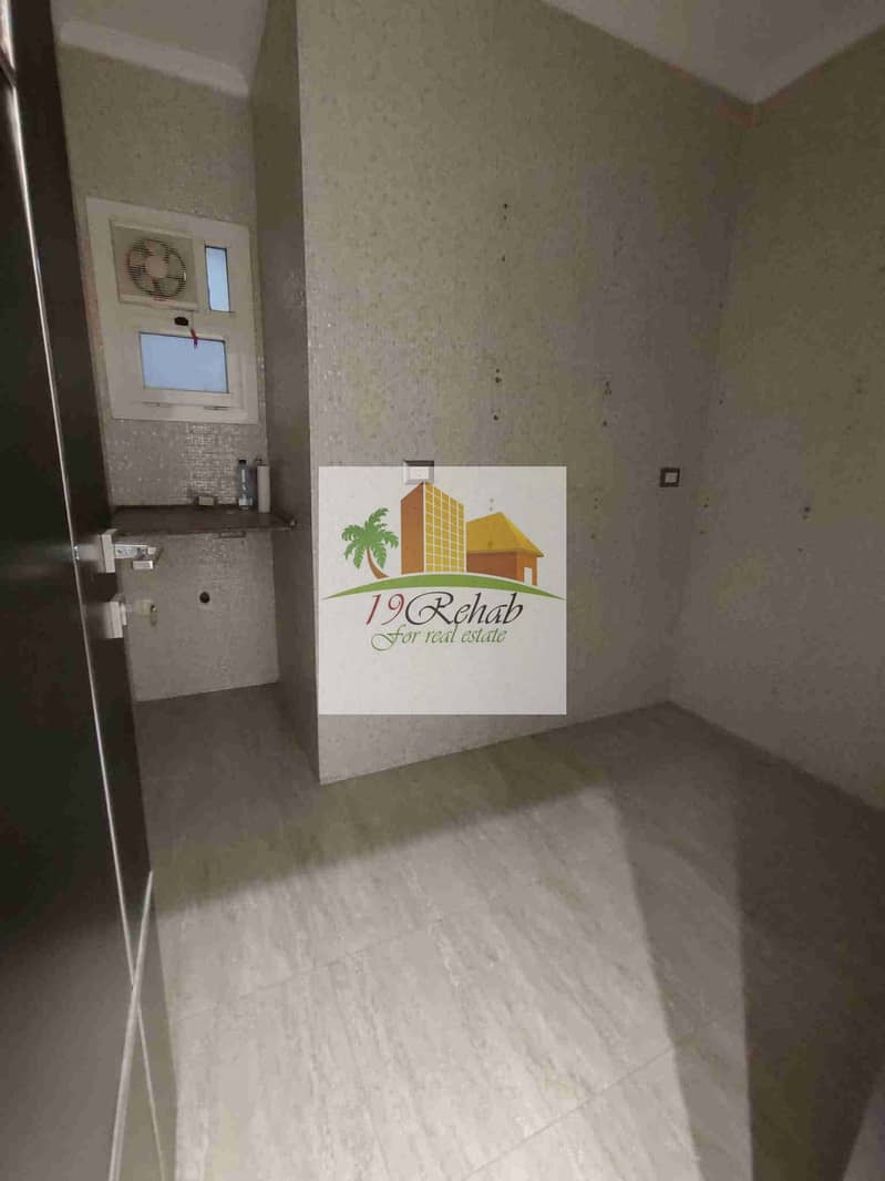 10 056bc99d-8285-4eef-8cfe-d724d686d360-1_all_215871. jpg