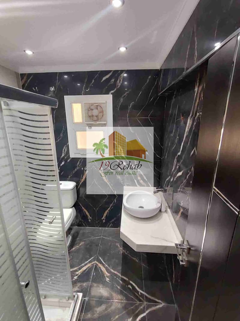 22 056bc99d-8285-4eef-8cfe-d724d686d360-1_all_215860. jpg