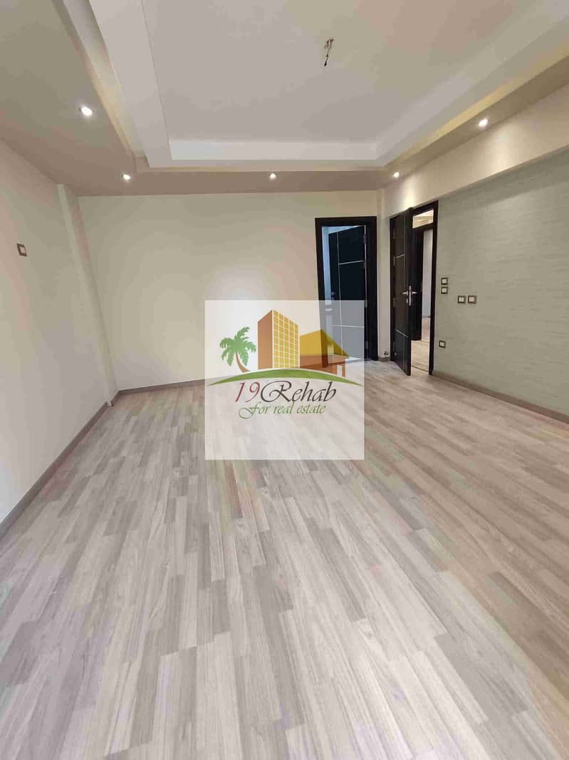 24 056bc99d-8285-4eef-8cfe-d724d686d360-1_all_215858. jpg