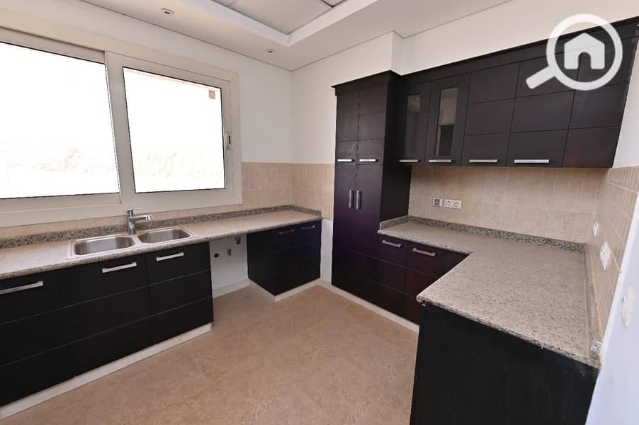 12 54211613-cb9a-4890-ab1e-229f9e2916b8. jpg