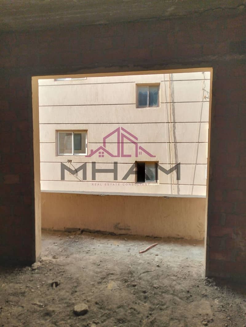 2 photo_5848392899396045774_y. jpg