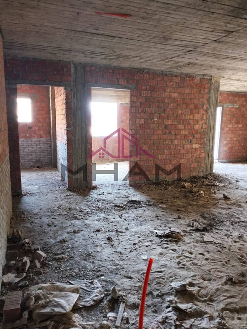 4 photo_5848392899396045766_y. jpg