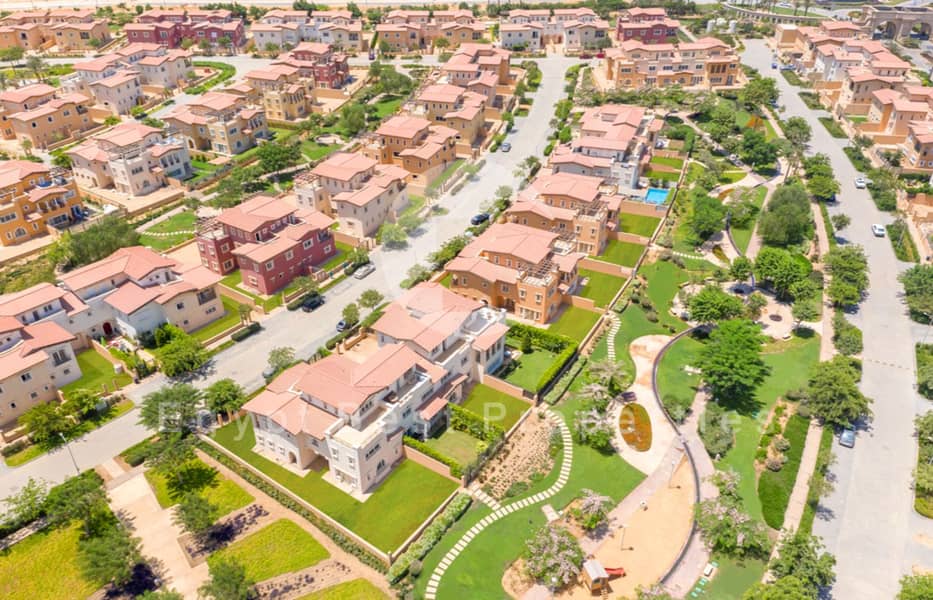 8 20200809-HydePark-Beautyshoot-D-6. png