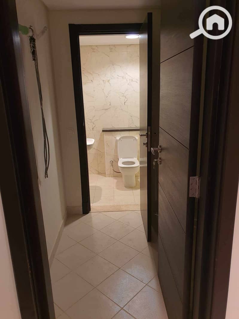 8 30a0c402-3b3c-4501-b811-0ca9b853708e. jpg