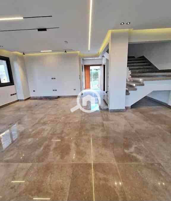 8 8f8e430c-dd33-4c64-aff0-b204abca6f16. jpg