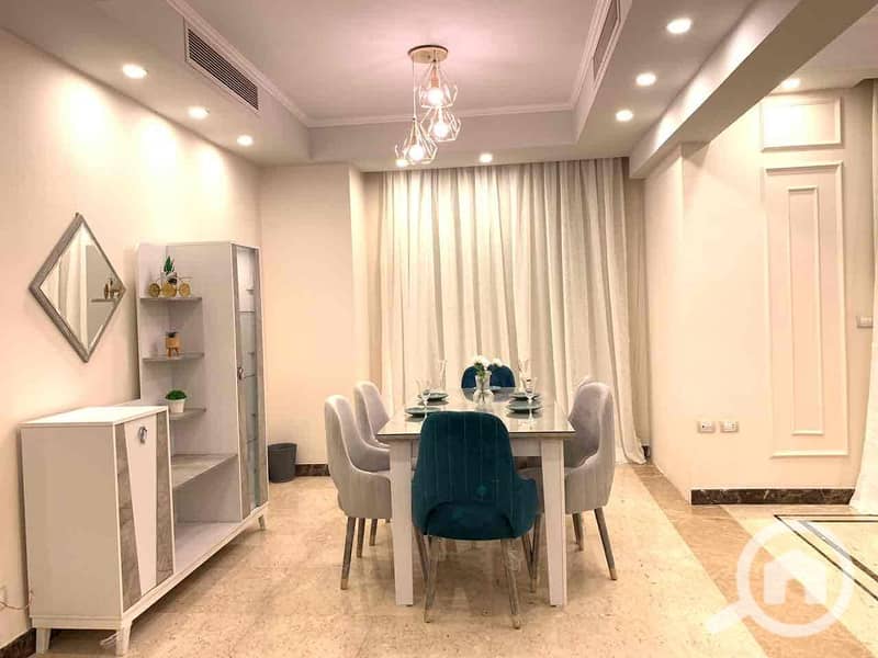 12 0ec5de95-268c-450d-81f1-3b0d741bb1cb. jpg