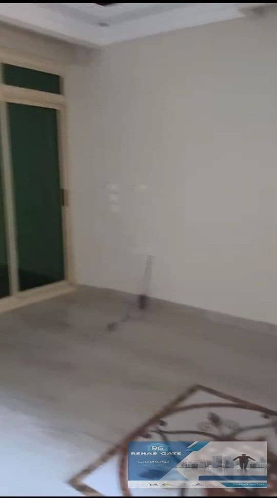 7 4a199855-692d-4604-ad6e-e6a3038b91c9. jpg