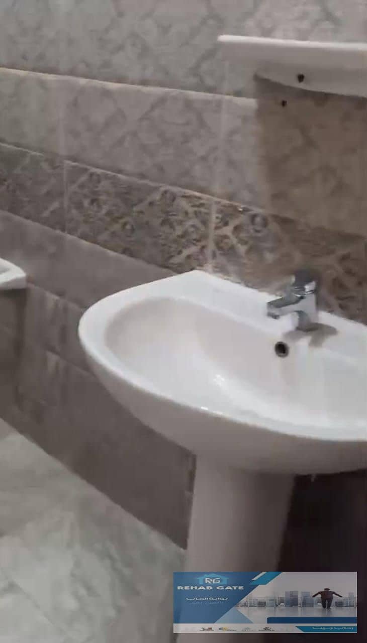 29 db5465a9-41ec-4442-8efd-e58dca145348. jpg