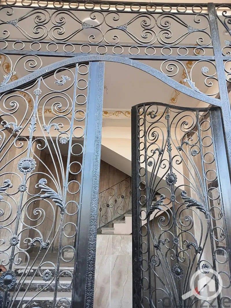 8 127850077-800x600. jpeg