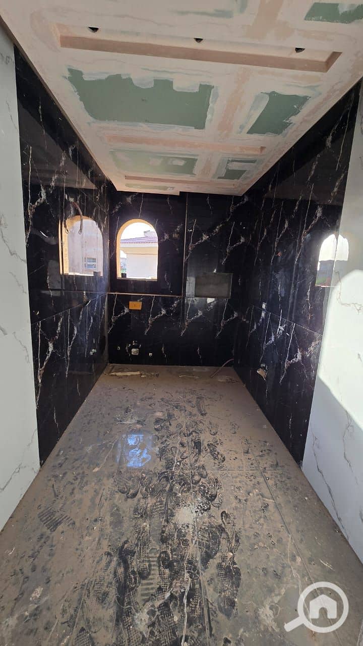 37 ca0400af-8245-400d-aed3-727421a41f01. jpg