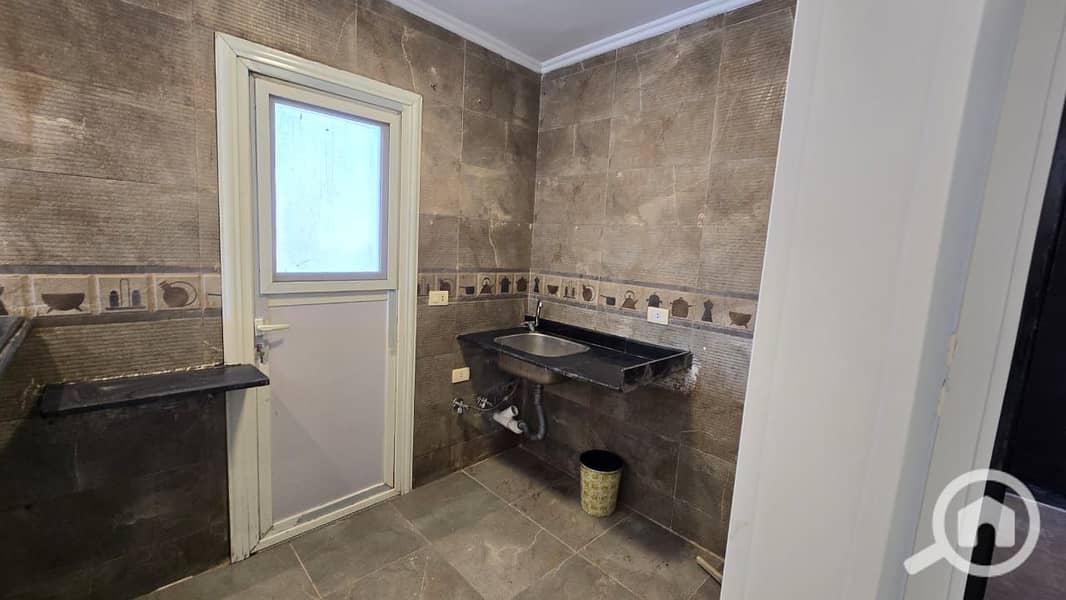 4 WhatsApp Image 2025-11-25 at 13.57. 38_0a770ccb. jpg