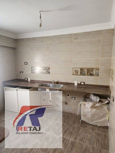 10 db058bf4-8614-4bee-8cae-07882fd469b2. jpg