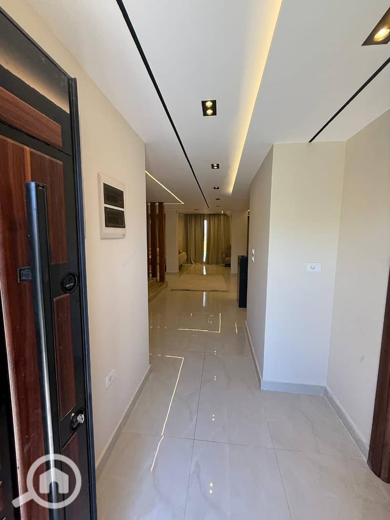 5 1f066c67-991f-4a1c-9f1d-3d4adb7608a2. jpeg