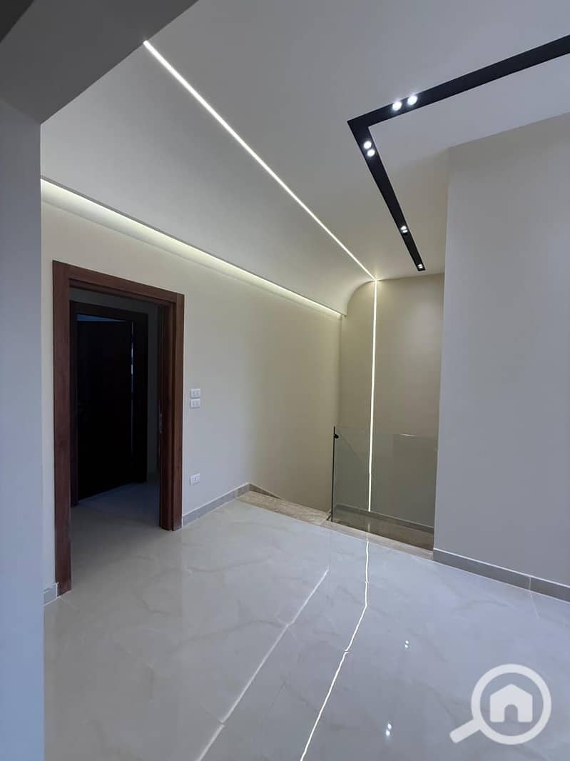 8 3f808b6e-cbd5-4636-a04b-ff7a3dbb0087. jpeg