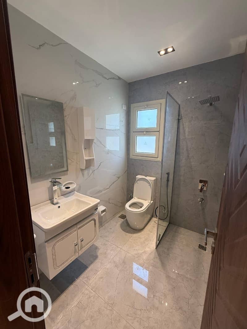 21 00384e0f-b977-47c8-af1e-02eb61176130. jpeg