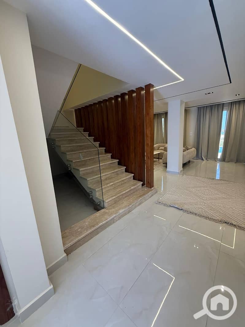 22 1774ae98-c540-43b5-a212-18581df96246. jpeg