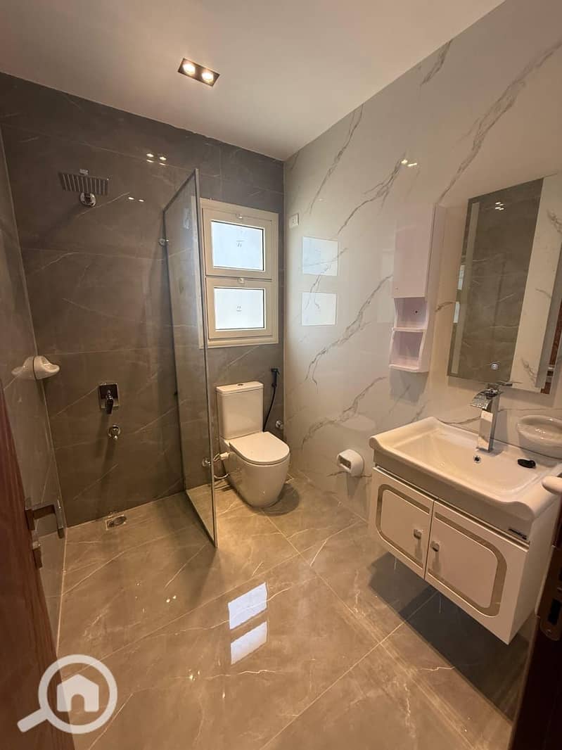 31 ce277e6c-dba5-4776-bc08-f73ae812adbe. jpeg