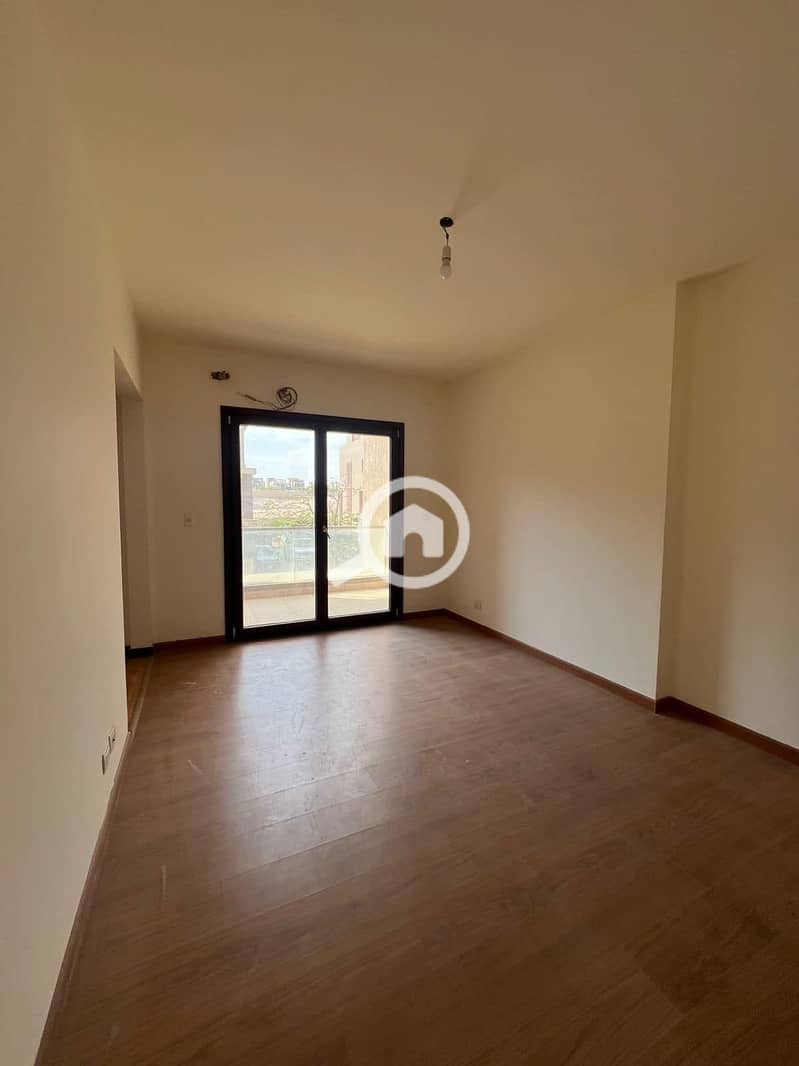 4 2549f364-b0ce-4fa8-806f-2164b46c20c2. jpg