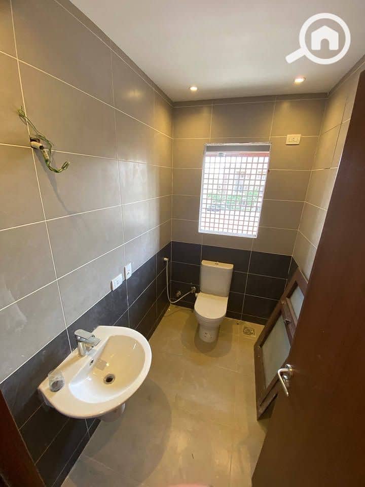 5 f2c77001-1e44-4e3d-be68-40ed117b1c6d. jpg