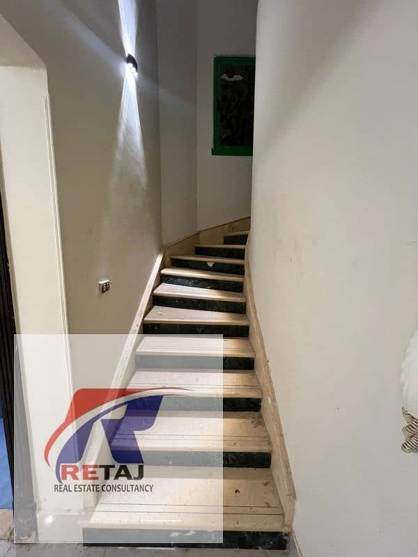 4 5491fbe8-0ef1-482d-82f8-440155f41a95. jpg