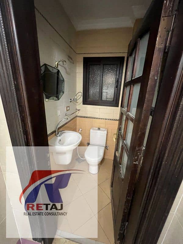 10 3d9f75d9-5710-4244-a822-fa118fd258f2. jpg