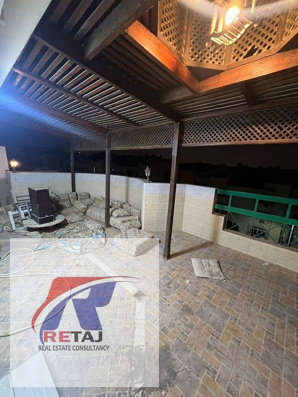 11 e52a78f4-c9ad-425e-9183-b3b6892a08a1. jpg