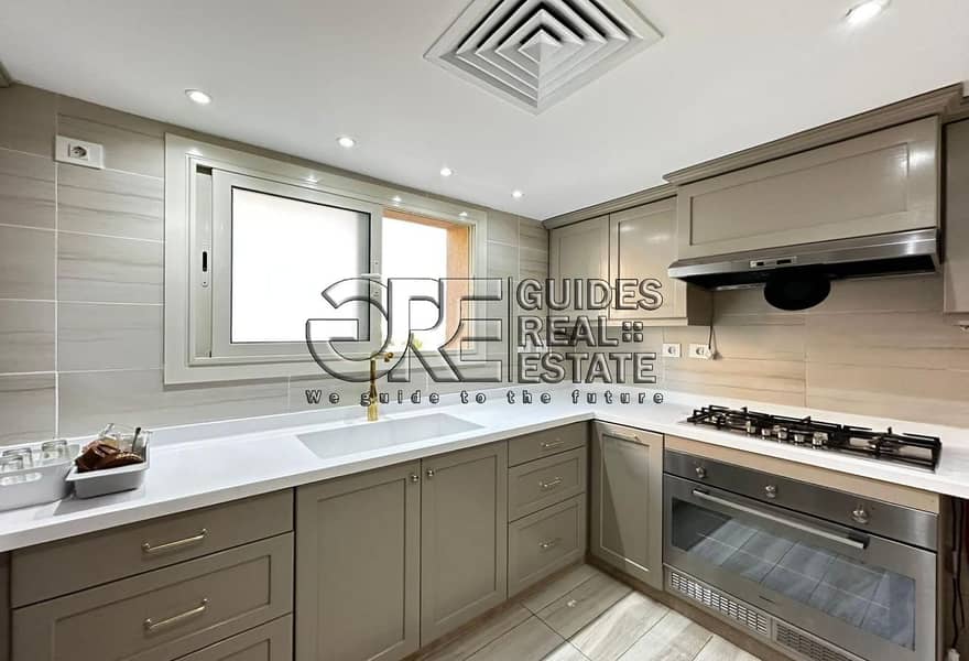 8 11c9d6bb-34eb-4ba9-bcba-62fe734ad531. jpg