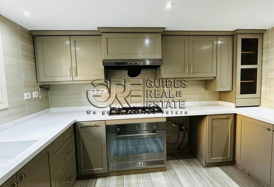 11 1601c1f9-8d7b-43cf-b14a-c0213680cd96. jpg