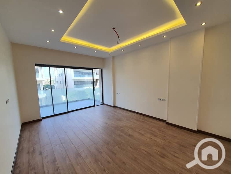 2 WhatsApp Image 2025-10-14 at 14.12. 27 (2). jpeg